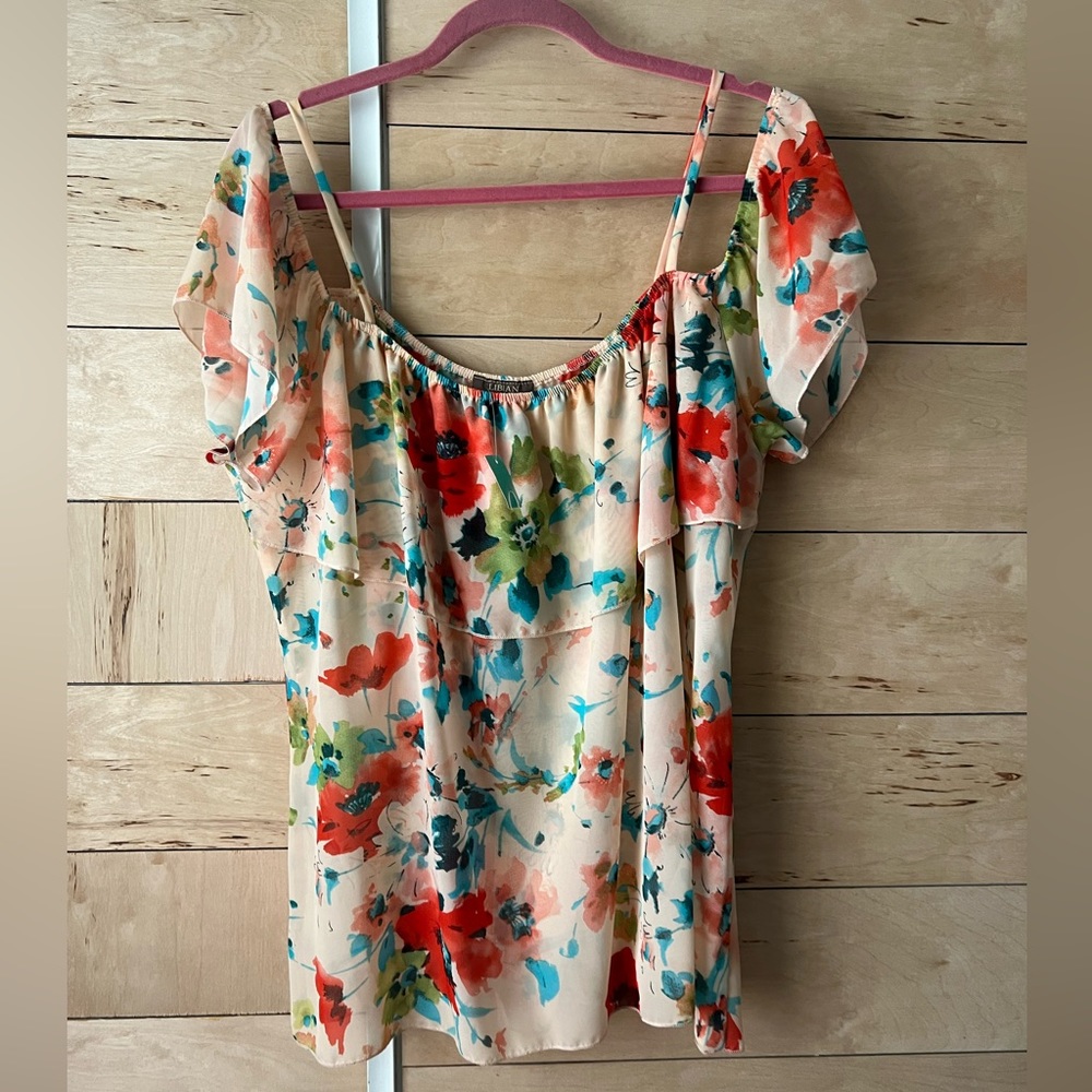 Off‎ the shoulder flowey floral top